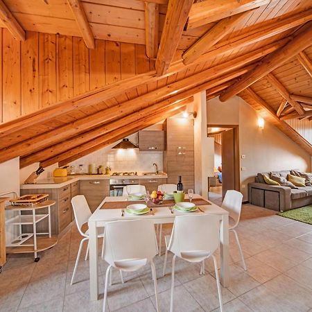 Apartmán Mansarda Fra Monte E Lago Esino Lario Exteriér fotografie