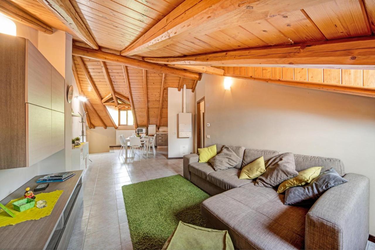 Apartmán Mansarda Fra Monte E Lago Esino Lario Exteriér fotografie