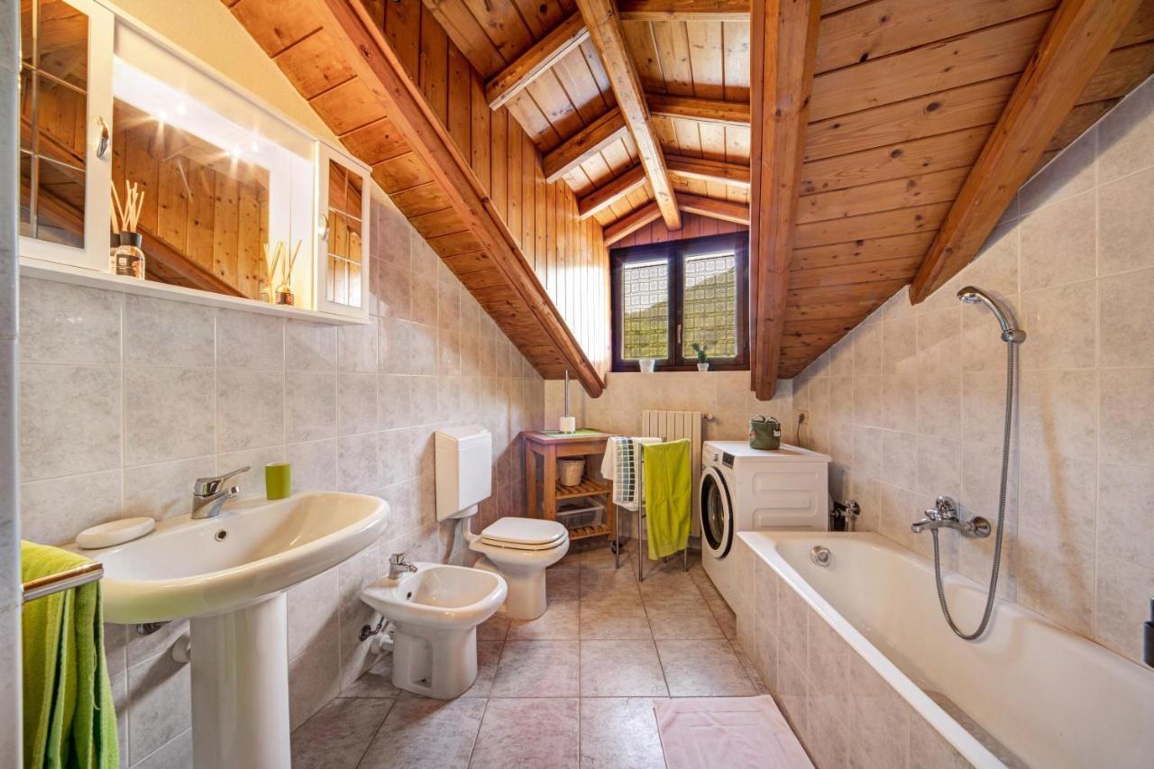 Apartmán Mansarda Fra Monte E Lago Esino Lario Exteriér fotografie