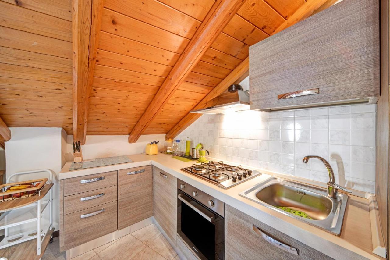 Apartmán Mansarda Fra Monte E Lago Esino Lario Exteriér fotografie