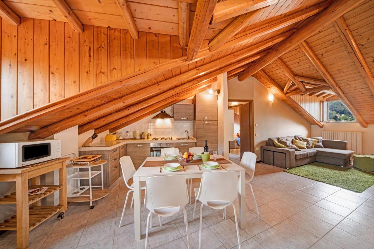Apartmán Mansarda Fra Monte E Lago Esino Lario Exteriér fotografie